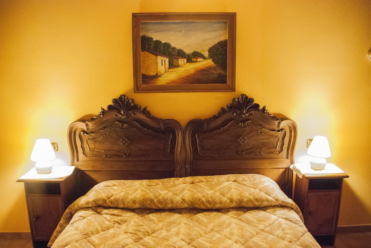 Cascina Mo.Ma Hotel Carrù Eksteriør billede