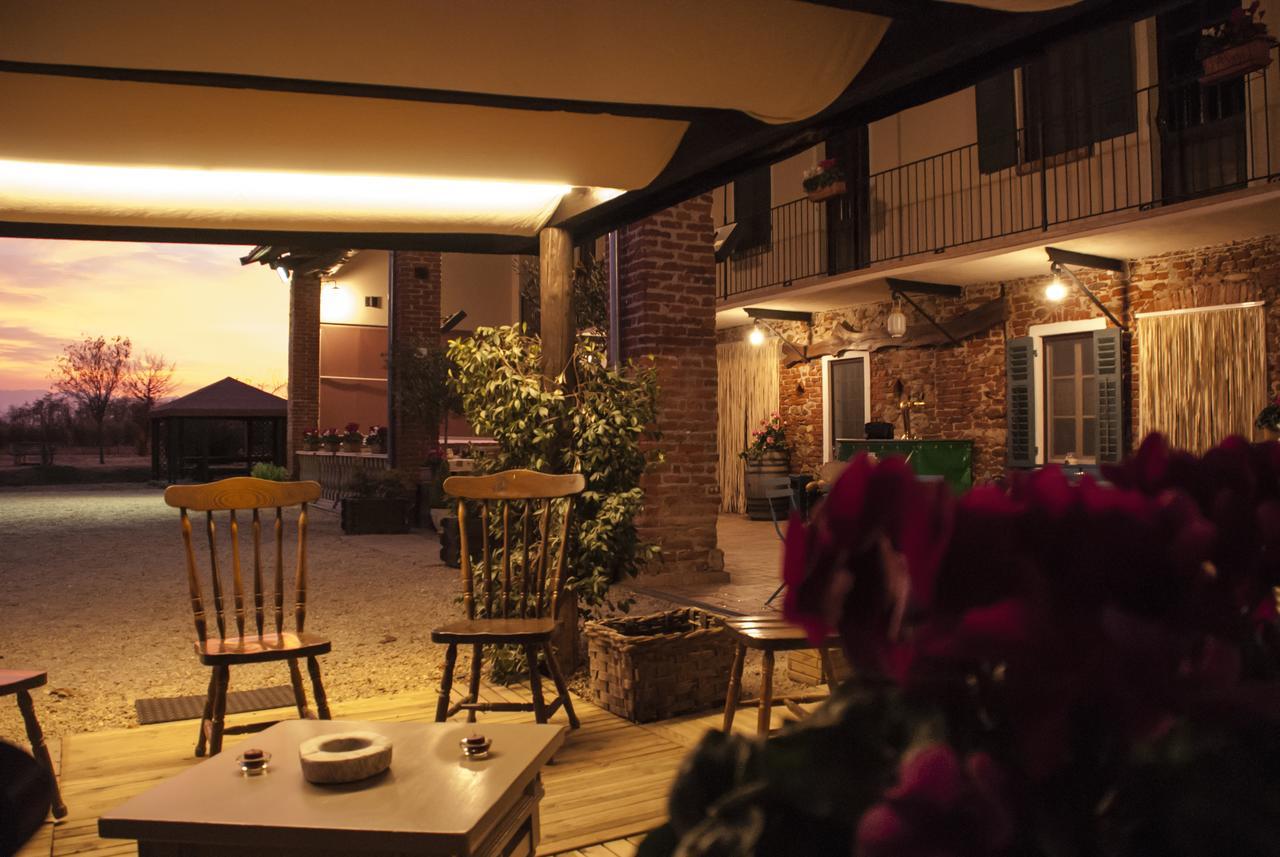Cascina Mo.Ma Hotel Carrù Eksteriør billede